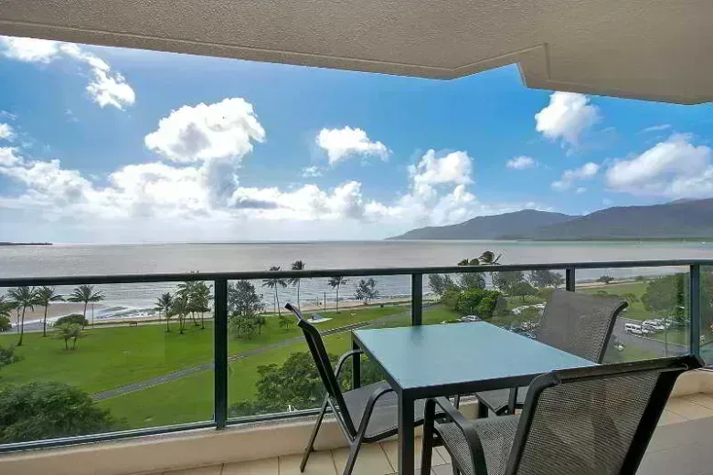181 The Esplanade — 4D/3N Cairns, QLD